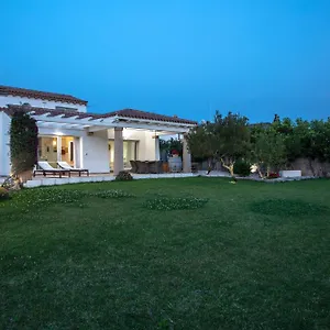 Adele Villa